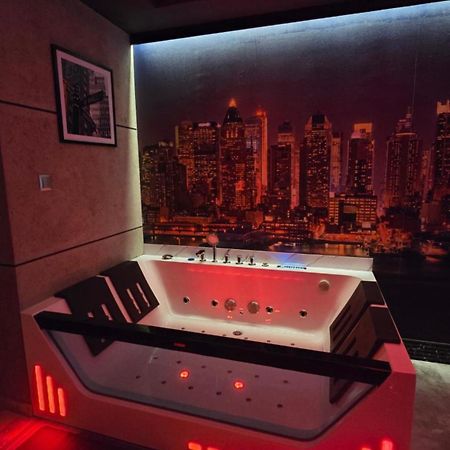 אלק Apartament Manhattan מראה חיצוני תמונה