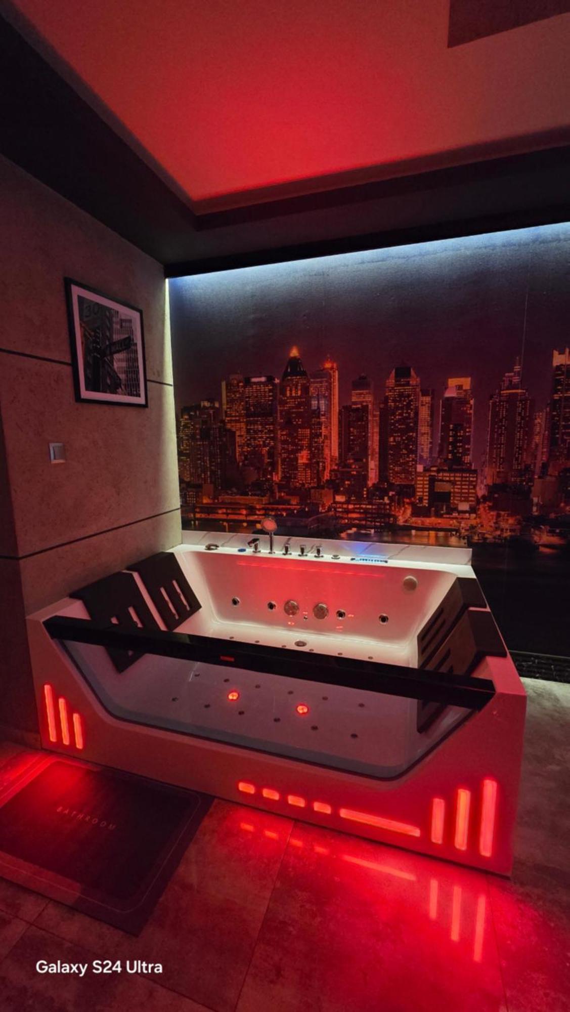 אלק Apartament Manhattan מראה חיצוני תמונה